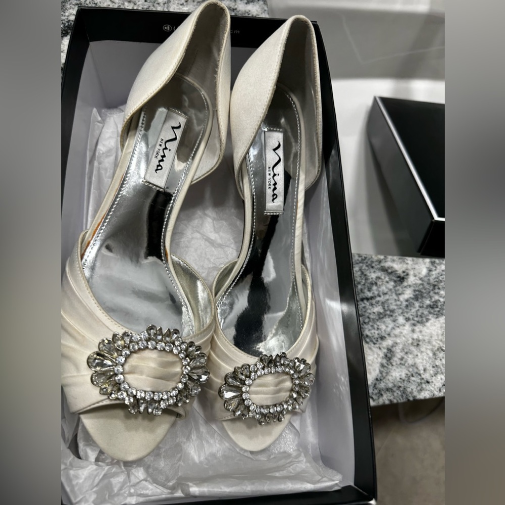 NWT Nina Ivory Classic Formal Stunner Sparkly Toe Peep Heels Sexy Chic 7 - Picture 15 of 15